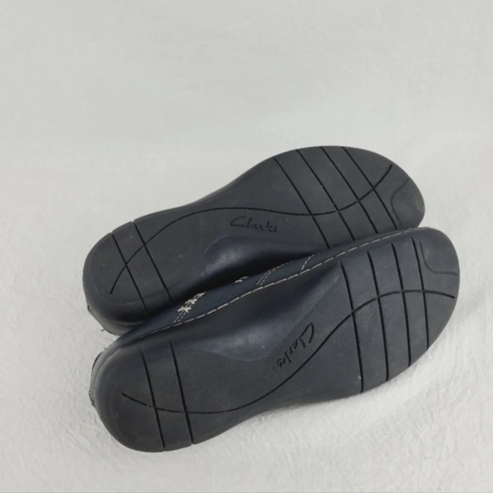 Clarks bendables blue leather flat loafers Size 7
